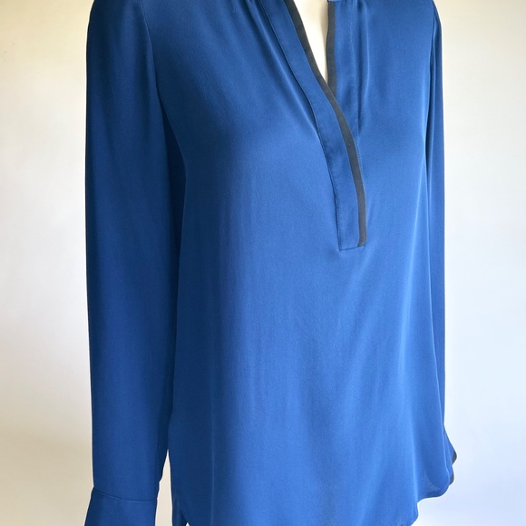 Vince Blue Black Polyester Long Sleeve Blouse size 8 - Picture 4 of 12